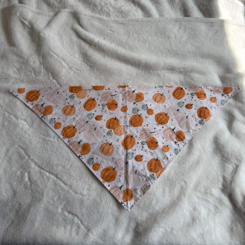 NWT Chic Pup Co Halloween Pumpkin Dog Bandana, White + Orange, Size Large